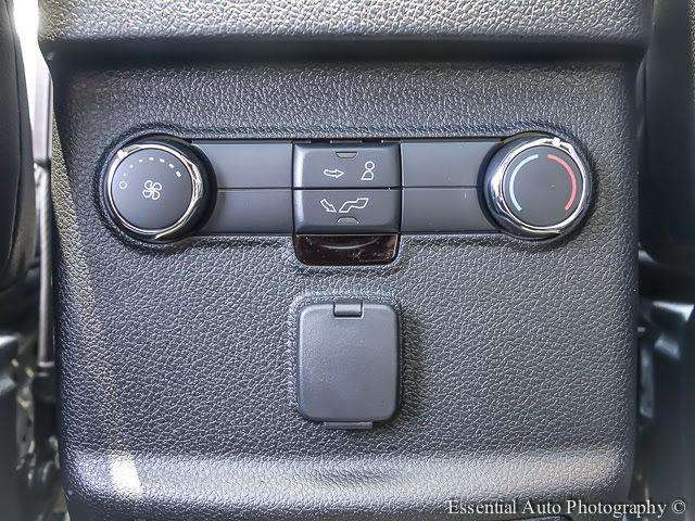 2017 Ford Explorer XLT 4dr SUV